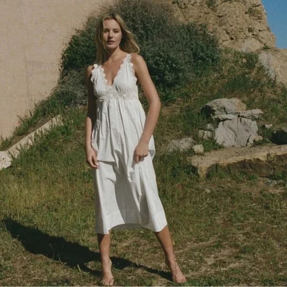 Doen Slate organic cotton scallop edge lace v neck nightgown in Powder size S